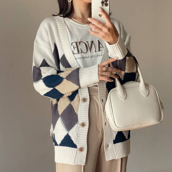 「立体的」なのが「可愛すぎ」♡【しまむら】”アーガイル柄ニットカーデ”が「着映え間違いなし」
