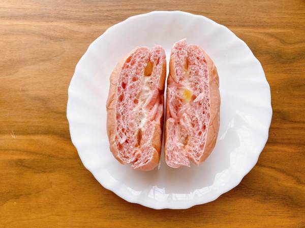 「牛乳と一緒に食べる」のがオススメ？！【ファミリーマート】”はらぺこカービイのりんごパン”は「かわいい」だけじゃないっ！！