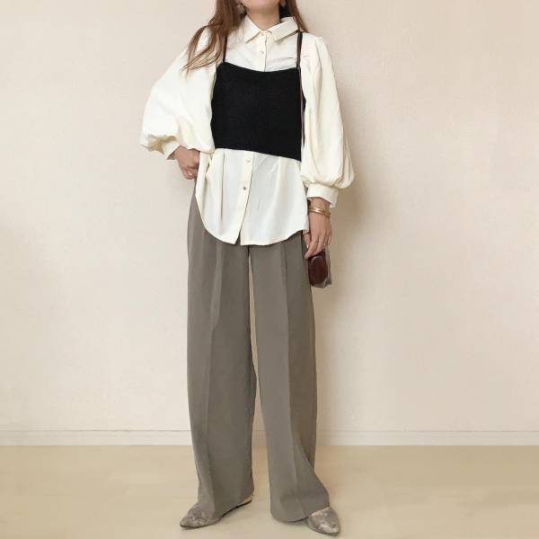 いつものコーディネートが「おしゃれ」に！”ニットビスチェ”で「トレンド感」を『プラス』！！