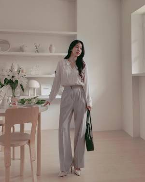 今買って秋まで着られる！ 季節の変わり目は【ブラウス】が優秀♡