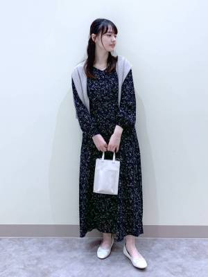 こりゃ、モテるやつだ♡【グローバルワーク】1軍の予感しかない！ 大人っぽ「花柄ワンピ」