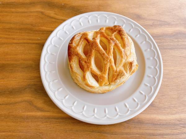 《要チェック》「ボリューム満点でコスパばっちり」【ローソン】「間違いないおいしさ」“アップルパイ”紹介