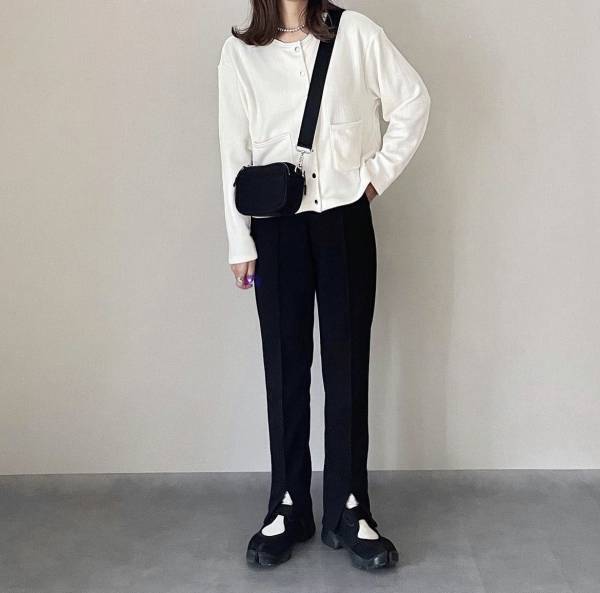 《今期推し》秋に絶対「ヘビロテしたい」！！万能すぎる【トレンドスニーカー】コーデまとめ