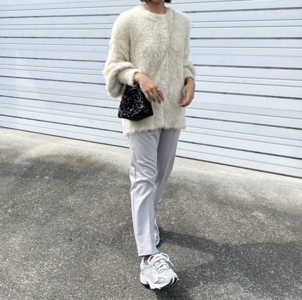 《今期推し》秋に絶対「ヘビロテしたい」！！万能すぎる【トレンドスニーカー】コーデまとめ