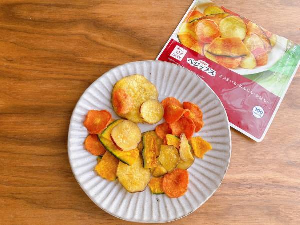 ダイエット中のおやつにぴったりじゃん！【ローソン】手軽に野菜が摂れちゃう”ヘルシー野菜チップス”がクセになる～！