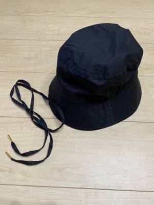 「吸水速乾」かつ「抗菌消臭」もしてくれる！【しまむら】”ひもつきバケットハット”は「自由自在」に使える♡