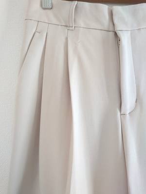 【GU】”タックワイドボトムス”は「大人のキレイめコーデ」がピッタリですっ！！