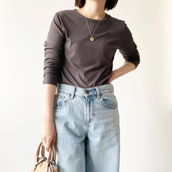 買い足すなら断然これ!!【ユニクロ】ユニ女もイロチ買い♡「人気クルーネックT」