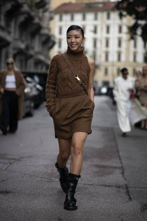 ファッションウィークでキャッチしたおしゃれ賢者たちの最旬「女っぽニット」の着こなし方