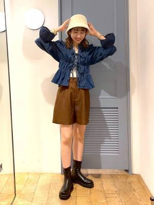 これはかわいい、、♡【ローリーズファーム】フロントリボンがポイント！「デニムブラウス」