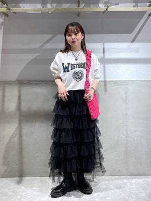 ＜何枚あっても使える！＞【ローリーズファーム】どのカラーも優勝！「スウェットコーデ」