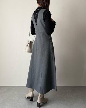 『最強』すぎない！？「楽ちん」で「動きやすい」【ユニクロ】“フレアワンピ”がオシャレで万能