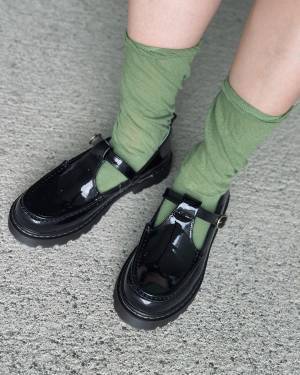 まって超可愛い！こなれ感溢れる【靴下見せコーデ】って？