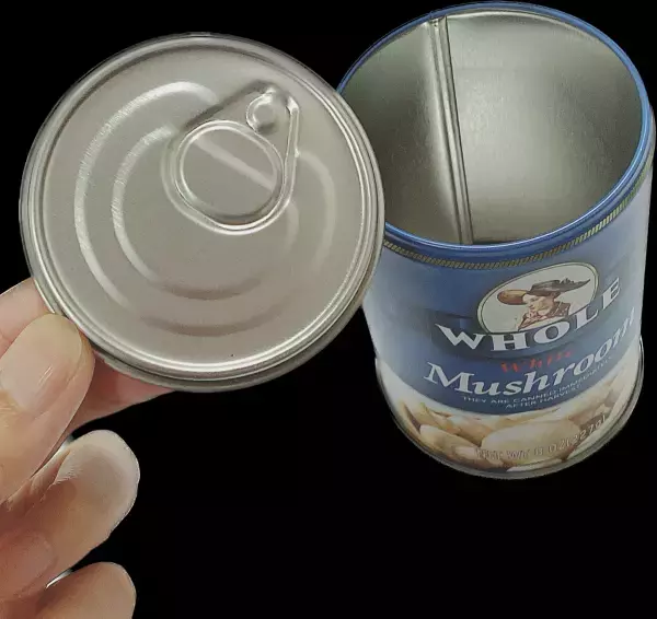 すでに売り切れ…？！【セリア】「販売開始から大人気」の”缶詰型ケース”が「エモすぎ♡」