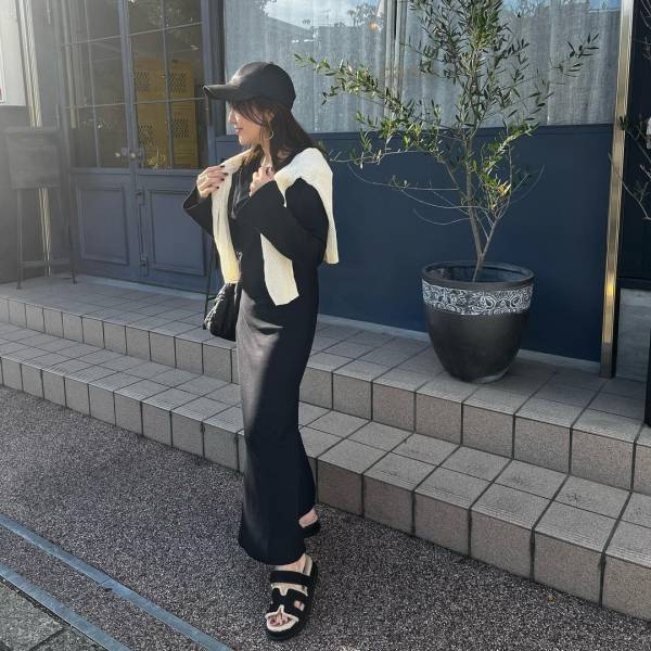 「今が買い時！！」「カラーにズキュン♡」【ユニクロ】「ゆるっと感」が最高“メッシュニット”紹介