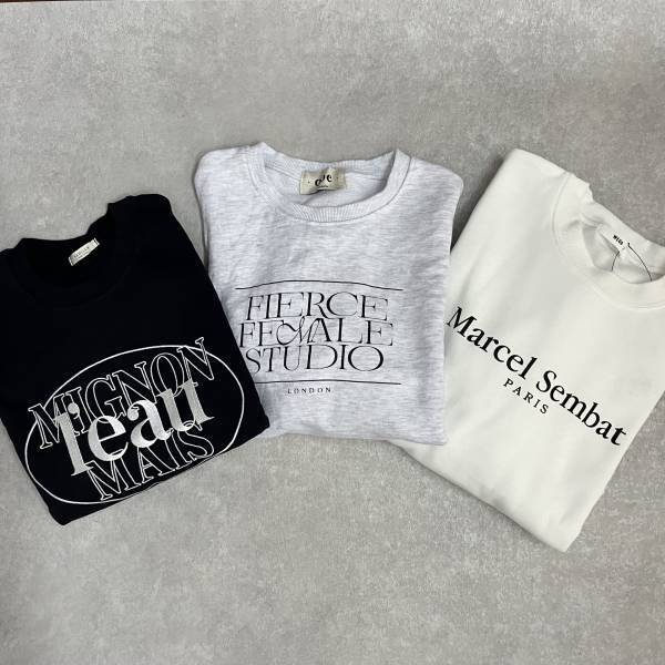 「一着持っていると大活躍」の【UNIQLO】”タックワイド”ボトムスは「スウェット」と「相性抜群」！