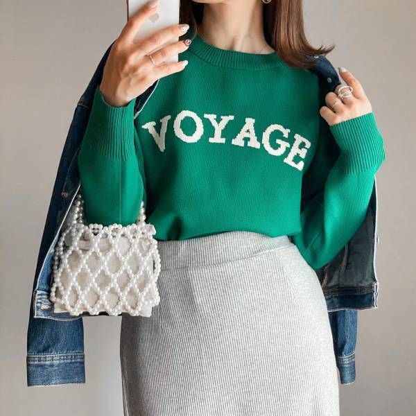 ＜映えること間違いなし！＞【しまむら】「パキッ」とした「グリーン」”ロゴニット”が可愛すぎる！