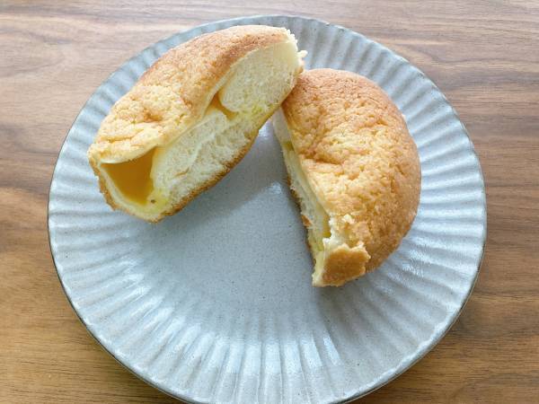 「バター」が「じゅわっと」口に広がる！【ローソン】”じゅわバタ塩メロンパン”が「ご褒美」にピッタリ♡