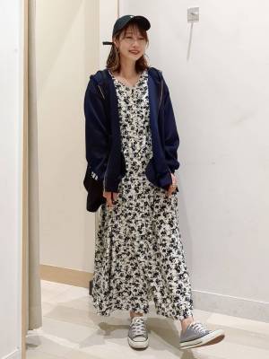 軽くてモチモチ♡ 【グローバルワーク】秋の寒暖差に対応！「きれいめパーカー」