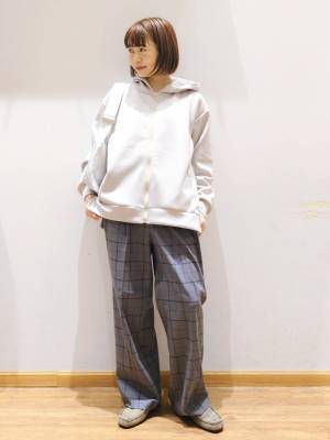 軽くてモチモチ♡ 【グローバルワーク】秋の寒暖差に対応！「きれいめパーカー」