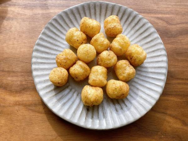 「まん丸」フォルムが可愛い♡【ローソン】”元祖たこやき亭の昔ながらのソース味”が「食欲」そそる！