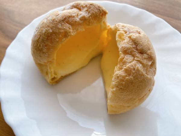 激ウマ！「200kcal以下」はありがたい…！【セブンイレブン】“カスタードシュー”が絶品！