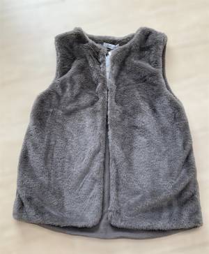 ＜すぐになくなっちゃう…？！＞【しまむら】「もこもこ」が「最高」な”ファーベスト”