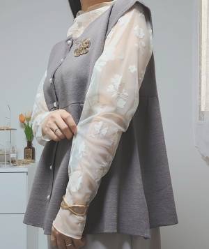 【しまむら】「かわいすぎる」”チュールシアートップス”は「レイヤード」コーデにぴったりです♡