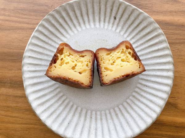 カリッ！モチッ！【ローソン】もう洋菓子屋さんの味じゃん！本格派「濃密カヌレ」は幸せの塊です！