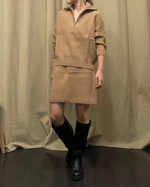 これはバズりそう…ッ！！「質感が心地よい♡」【UNIQLO：C】“ニットセットアップ”が大人可愛い