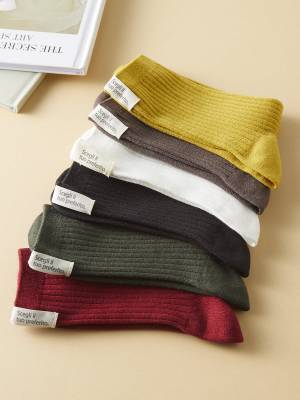 カジュアル派はバックロゴ！【tutu anna】に聞く、この秋HITなソックスコーデ Vol.1