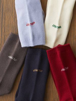 カジュアル派はバックロゴ！【tutu anna】に聞く、この秋HITなソックスコーデ Vol.1