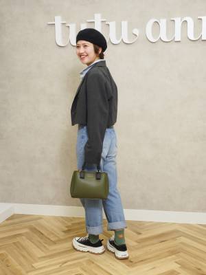 カジュアル派はバックロゴ！【tutu anna】に聞く、この秋HITなソックスコーデ Vol.1