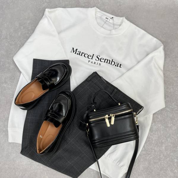 「着心地がいい」ゆったりシルエットが可愛い♡【WEGO】の”ロゴスウェット”コーデ集