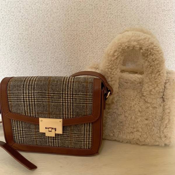 ＜一気に季節感アップ＞チェック派？ボア派？【GU】の「秋冬におすすめ」”バッグ”2選