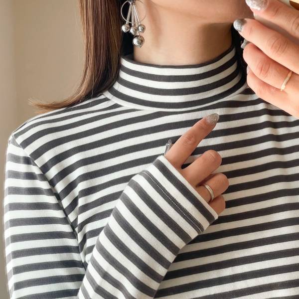 【無印良品】1290円の「ボーダーハイネックT」が超万能！グレーで今年っぽさプラス♪