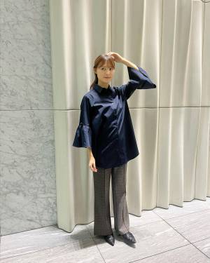 めちゃ可愛なんですけどぉ！？【GU】上品＆女っぽ♡ 1枚であか抜ける「フリル袖シャツ」