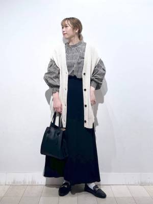 も、もう値下げですか！？【グローバルワーク】長ーく着回せて便利！「万能ブラウス」