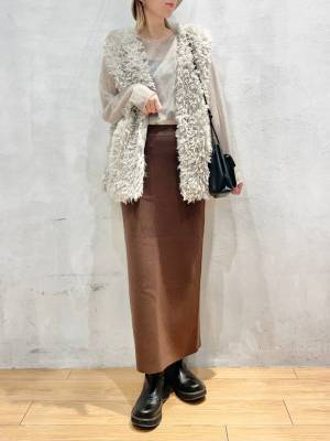 めちゃ軽！【ローリーズファーム】羽織るだけでこなれ感♡「ファーベスト」