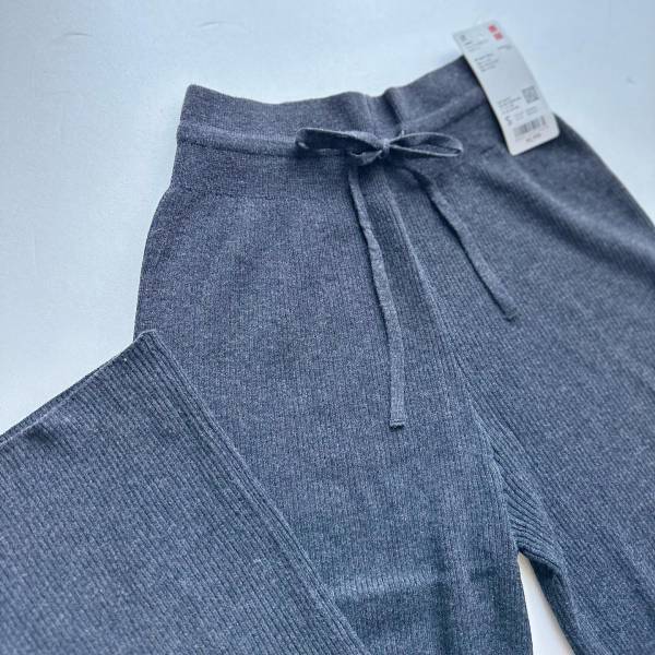 「とにかく楽ちんすぎ」「神」と大好評♡【ユニクロ】めちゃ「大人気」“リブボトムス”紹介