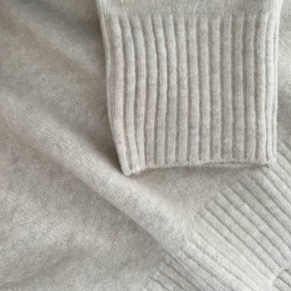 「アップデート」されて帰ってきた！！【UNIQLO】「ノームコア」に着こなすなら”スフレヤーン”♡