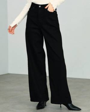 結局【デニム】が最強かも♡秋コーデに大活躍！真似したい「おしゃれジーンズ」