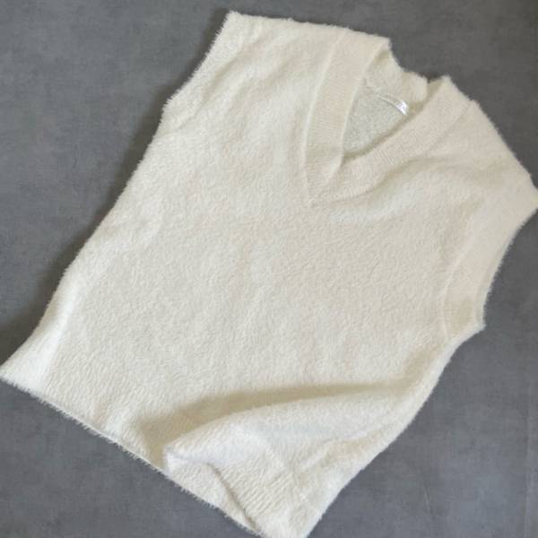 買うべき可愛さ！【しまむら】フェザーニットベストは高見えなのに”安心価格”すぎる…！