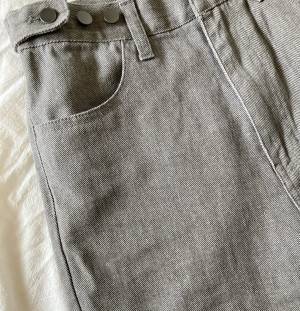 「シルエット綺麗すぎて即購入！」低身長さんも高身長さんも穿ける欲張りデニムとは？【しまむら】グレーデニム