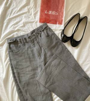 「シルエット綺麗すぎて即購入！」低身長さんも高身長さんも穿ける欲張りデニムとは？【しまむら】グレーデニム