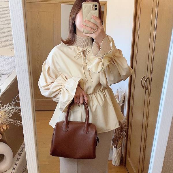 「誰もが思う」レベルでほんっと「可愛すぎ」♡【しまむら】「とっっっても高見え」”ブラウス”に一目惚れ