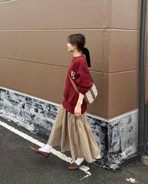 今年は…『赤』が「推し」！【しまむら】「本当に可愛い」”オーバーサイズニット”