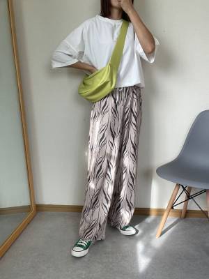 『1500円以下』はマジで買い！！【しまむら】めちゃ可愛くて「足長効果」抜群“シアーT”を発見