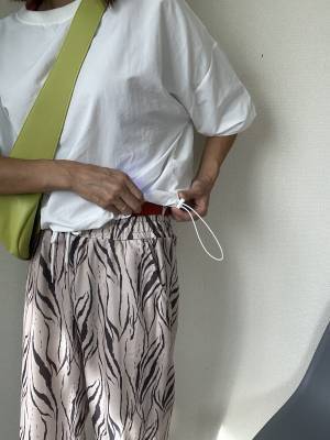 『1500円以下』はマジで買い！！【しまむら】めちゃ可愛くて「足長効果」抜群“シアーT”を発見