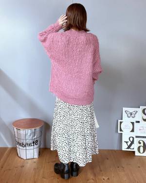 「今年っぽで可愛すぎませんか…」【WEGO】の”モケモケニット”は「絶対持っていたい」♡